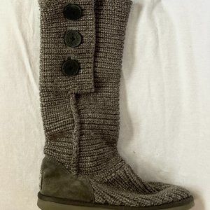 UGG • Cardy II Boot grey ribbed knit sweater triple button fold over slouch